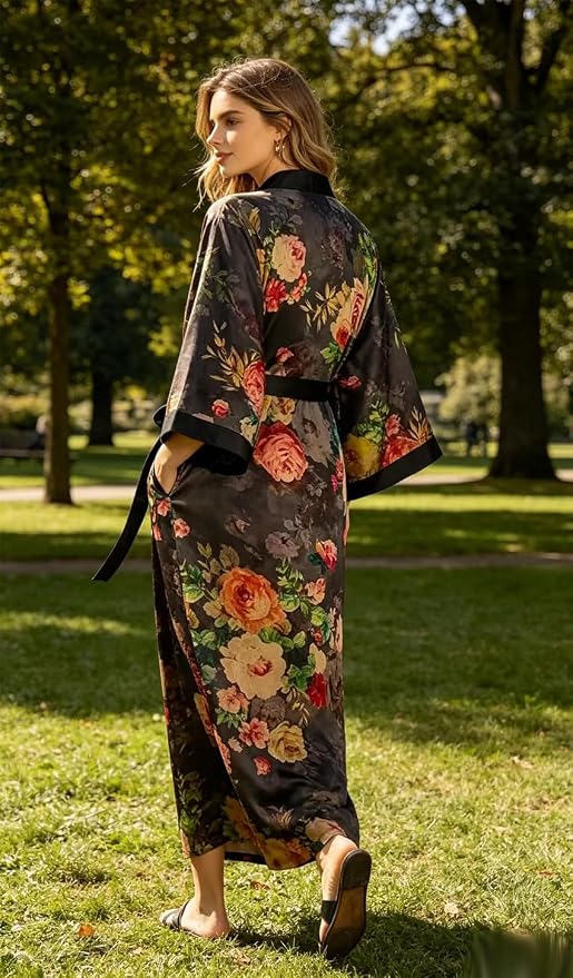 Pocket Peony Black -1a