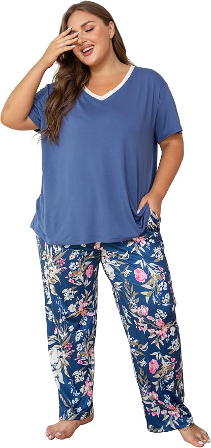 White Flowers/Navy