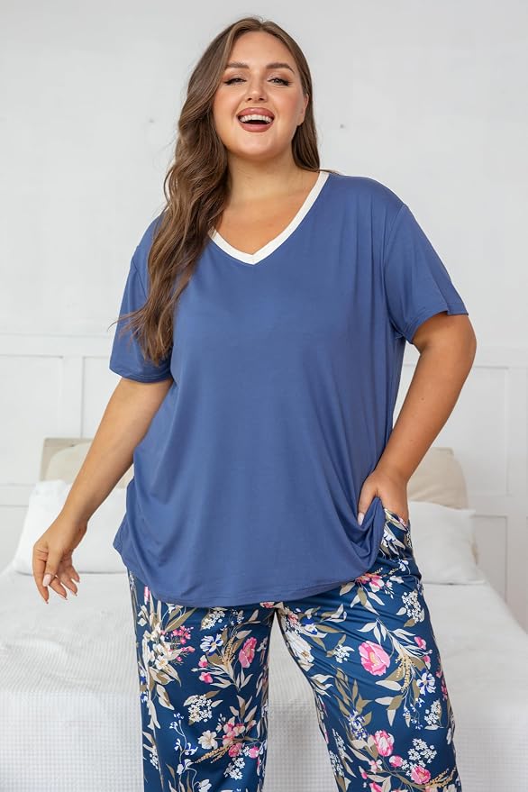 White Flowers/Navy