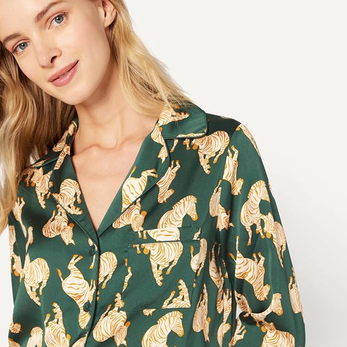 Dark Green Beige Zebra